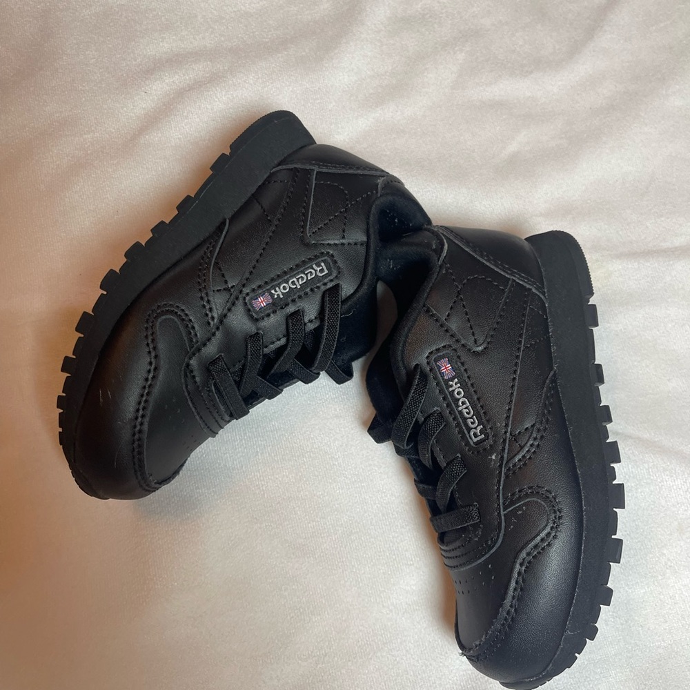 Reebok Kids Black Leather Lace-Up Sneakers Size: 8.5
